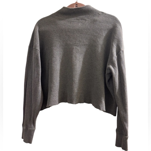 Hollister Grey Cropped Sweater With Zipper Size Medium/Large - Picture 3 of 4